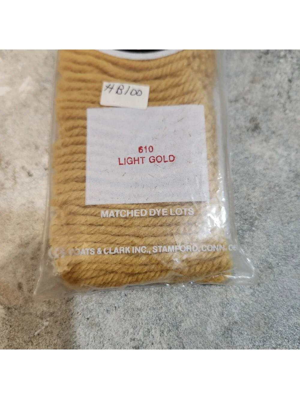 Vtg Red Heart Latch Hook Bulky Rug Yarn Light Gold 610 NOS 3pkgs of 320pcs